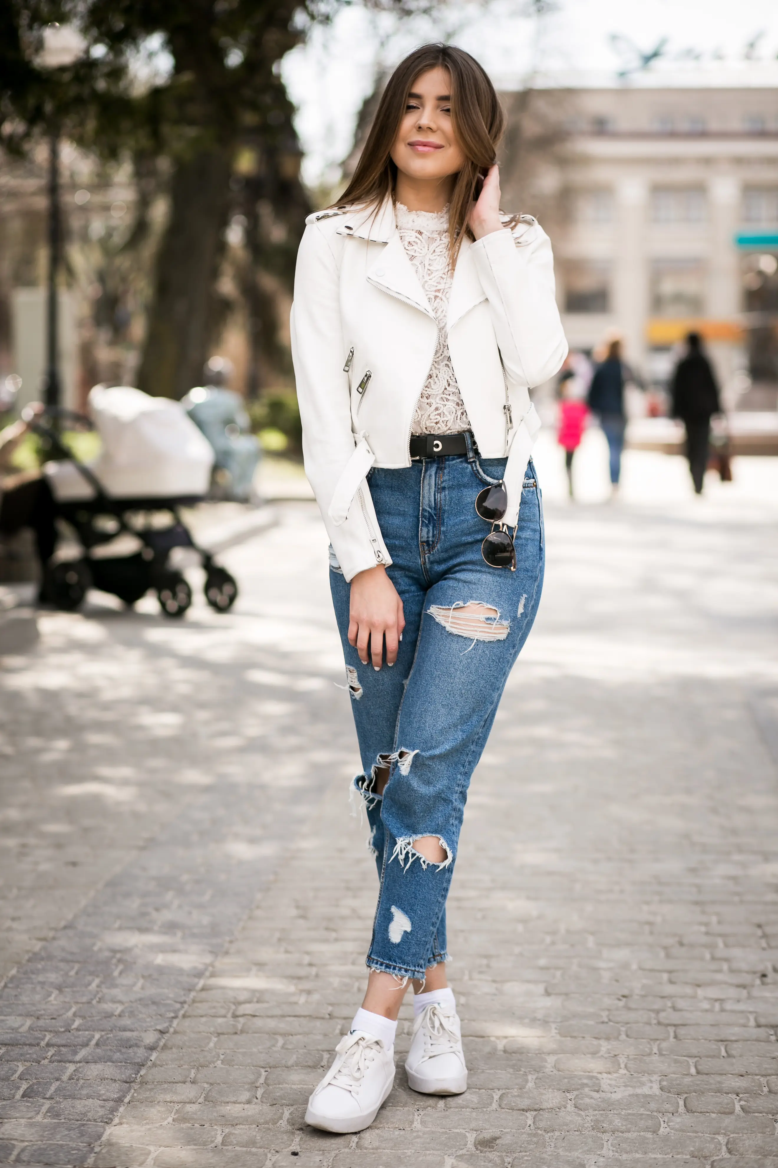 Distressed Boyfriend Jeans